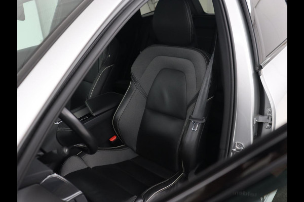 Volvo XC60 2.0 Recharge T6 AWD R-Design | Panoramadak | Stoel & stuurverwarming | Adaptive cruise | Camera | BLIS | Carplay | Half leder | Navigatie | 21'' lichtmetalen velgen | PHEV | Plug In
