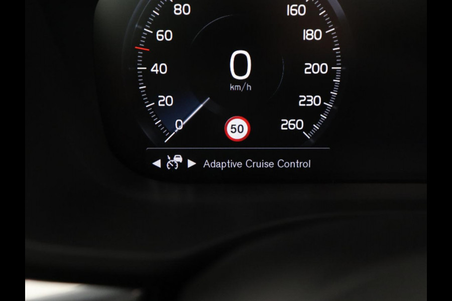 Volvo XC60 2.0 Recharge T6 AWD R-Design | Panoramadak | Stoel & stuurverwarming | Adaptive cruise | Camera | BLIS | Carplay | Half leder | Navigatie | 21'' lichtmetalen velgen | PHEV | Plug In
