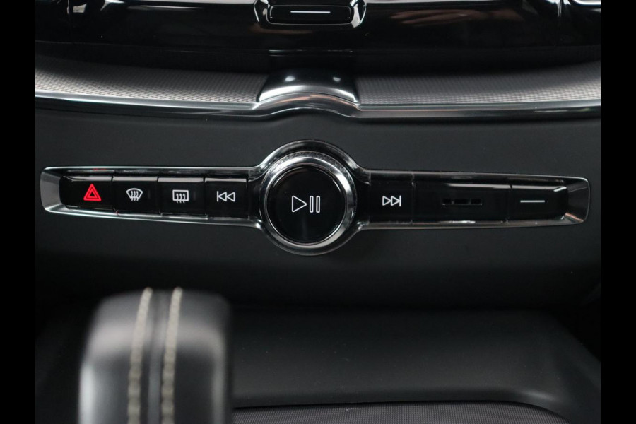 Volvo XC60 2.0 Recharge T6 AWD R-Design | Panoramadak | Stoel & stuurverwarming | Adaptive cruise | Camera | BLIS | Carplay | Half leder | Navigatie | 21'' lichtmetalen velgen | PHEV | Plug In
