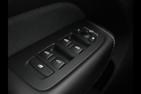 Volvo XC60 2.0 Recharge T6 AWD R-Design | Panoramadak | Stoel & stuurverwarming | Adaptive cruise | Camera | BLIS | Carplay | Half leder | Navigatie | 21'' lichtmetalen velgen | PHEV | Plug In