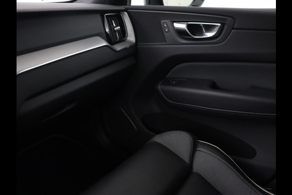 Volvo XC60 2.0 Recharge T6 AWD R-Design | Panoramadak | Stoel & stuurverwarming | Adaptive cruise | Camera | BLIS | Carplay | Half leder | Navigatie | 21'' lichtmetalen velgen | PHEV | Plug In