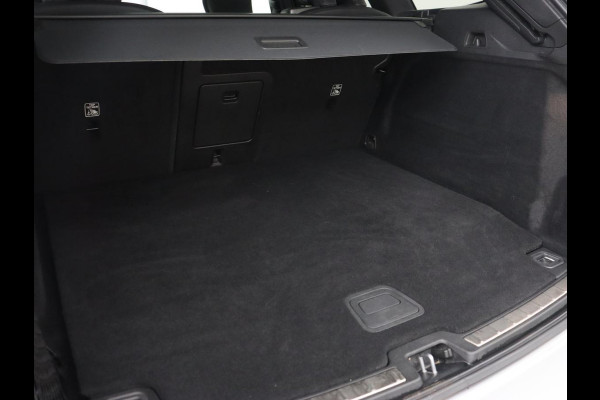 Volvo XC60 2.0 Recharge T6 AWD R-Design | Panoramadak | Stoel & stuurverwarming | Adaptive cruise | Camera | BLIS | Carplay | Half leder | Navigatie | 21'' lichtmetalen velgen | PHEV | Plug In