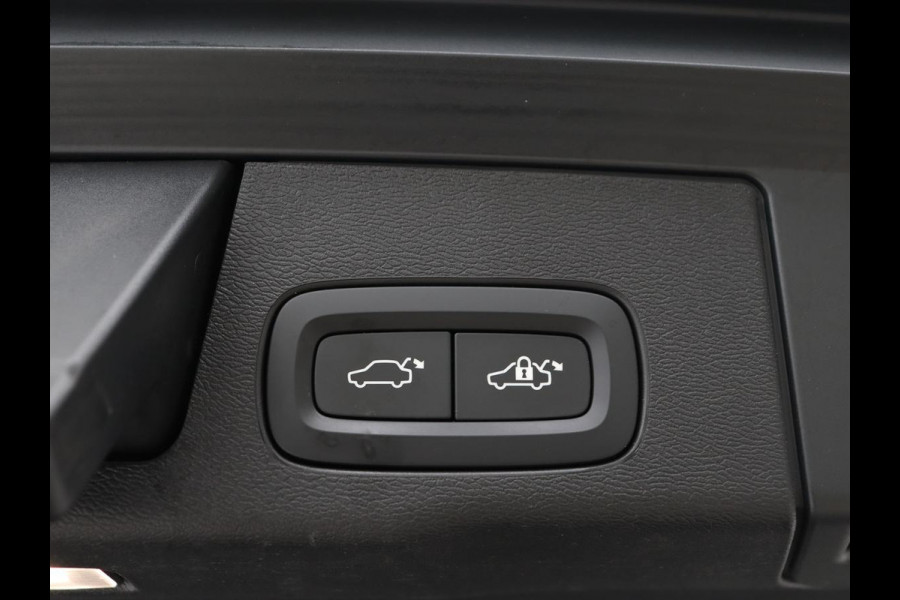 Volvo XC60 2.0 Recharge T6 AWD R-Design | Panoramadak | Stoel & stuurverwarming | Adaptive cruise | Camera | BLIS | Carplay | Half leder | Navigatie | 21'' lichtmetalen velgen | PHEV | Plug In