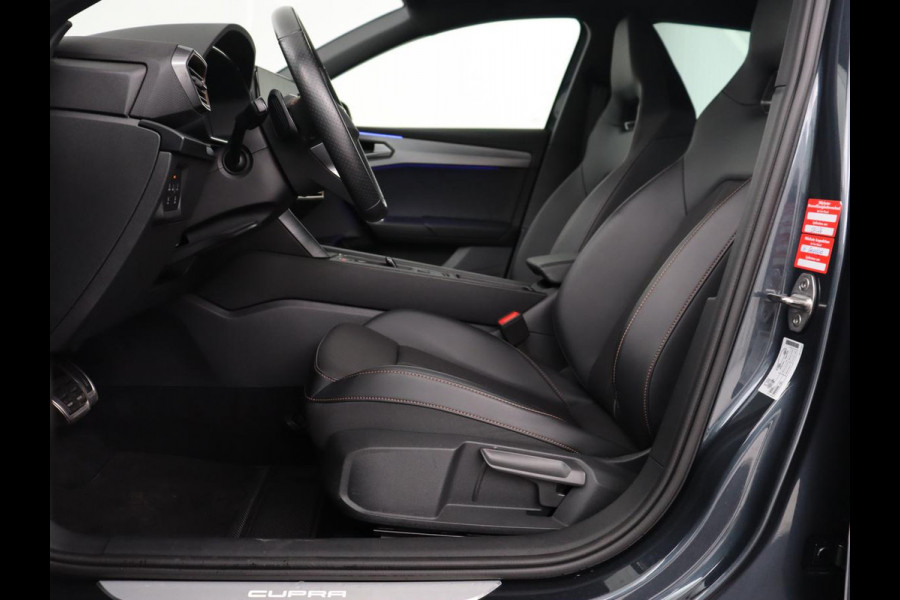 CUPRA Leon 1.4 e-Hybrid VZ | 245pk | Stoel & stuurverwarming | Carplay | Camera | Adaptive cruise | Keyless | Park Assist | Sfeerverlichting | Full LED | Navigatie | Sportstoelen | PHEV | Plug In
