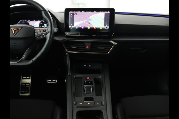 CUPRA Leon 1.4 e-Hybrid VZ | 245pk | Stoel & stuurverwarming | Carplay | Camera | Adaptive cruise | Keyless | Park Assist | Sfeerverlichting | Full LED | Navigatie | Sportstoelen | PHEV | Plug In