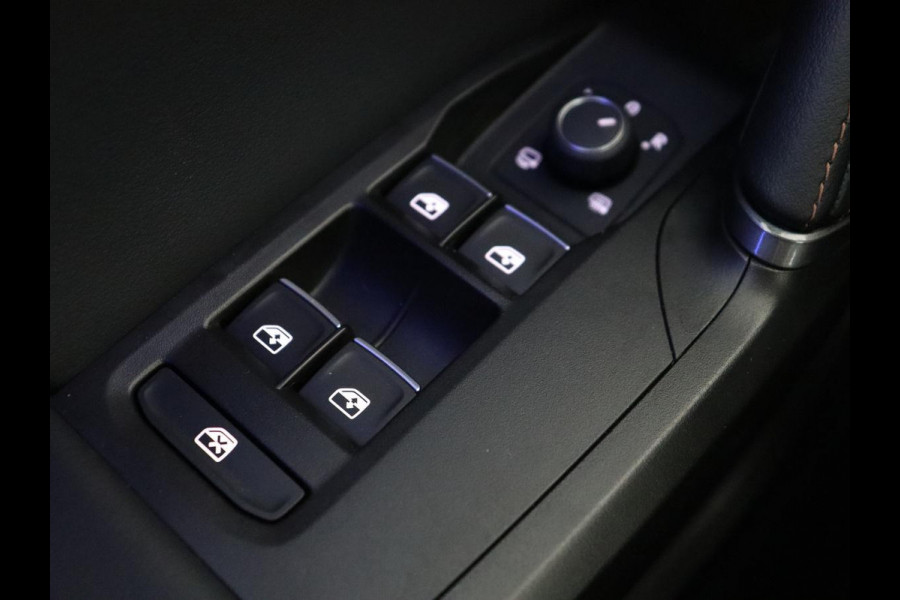CUPRA Leon 1.4 e-Hybrid VZ | 245pk | Stoel & stuurverwarming | Carplay | Camera | Adaptive cruise | Keyless | Park Assist | Sfeerverlichting | Full LED | Navigatie | Sportstoelen | PHEV | Plug In
