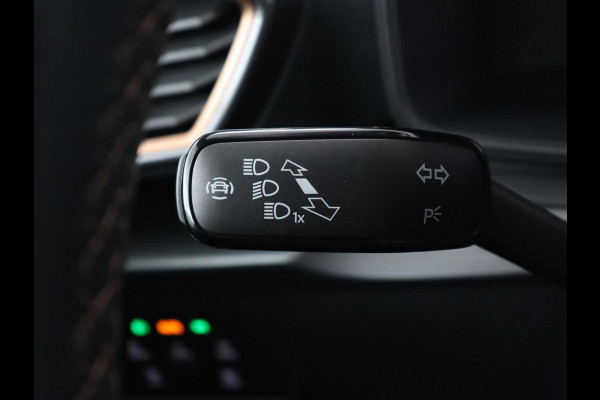 CUPRA Leon 1.4 e-Hybrid VZ | 245pk | Stoel & stuurverwarming | Carplay | Camera | Adaptive cruise | Keyless | Park Assist | Sfeerverlichting | Full LED | Navigatie | Sportstoelen | PHEV | Plug In