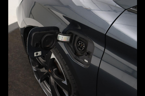 CUPRA Leon 1.4 e-Hybrid VZ | 245pk | Stoel & stuurverwarming | Carplay | Camera | Adaptive cruise | Keyless | Park Assist | Sfeerverlichting | Full LED | Navigatie | Sportstoelen | PHEV | Plug In