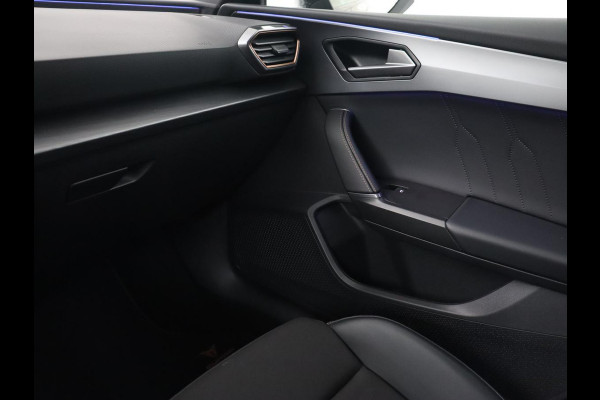 CUPRA Leon 1.4 e-Hybrid VZ | 245pk | Stoel & stuurverwarming | Carplay | Camera | Adaptive cruise | Keyless | Park Assist | Sfeerverlichting | Full LED | Navigatie | Sportstoelen | PHEV | Plug In
