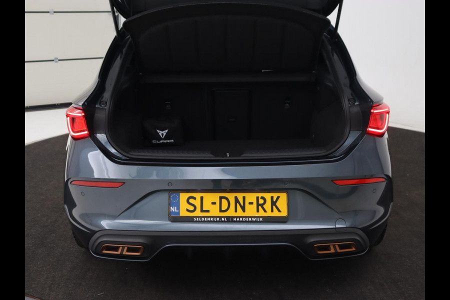 CUPRA Leon 1.4 e-Hybrid VZ | 245pk | Stoel & stuurverwarming | Carplay | Camera | Adaptive cruise | Keyless | Park Assist | Sfeerverlichting | Full LED | Navigatie | Sportstoelen | PHEV | Plug In