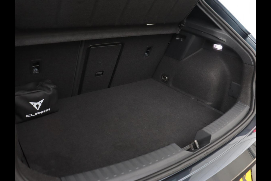 CUPRA Leon 1.4 e-Hybrid VZ | 245pk | Stoel & stuurverwarming | Carplay | Camera | Adaptive cruise | Keyless | Park Assist | Sfeerverlichting | Full LED | Navigatie | Sportstoelen | PHEV | Plug In