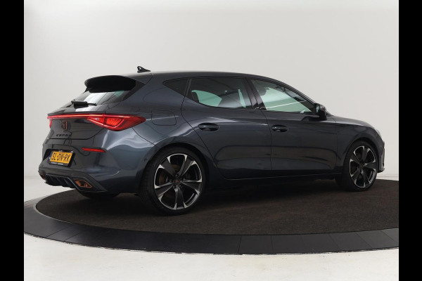 CUPRA Leon 1.4 e-Hybrid VZ | 245pk | Stoel & stuurverwarming | Carplay | Camera | Adaptive cruise | Keyless | Park Assist | Sfeerverlichting | Full LED | Navigatie | Sportstoelen | PHEV | Plug In