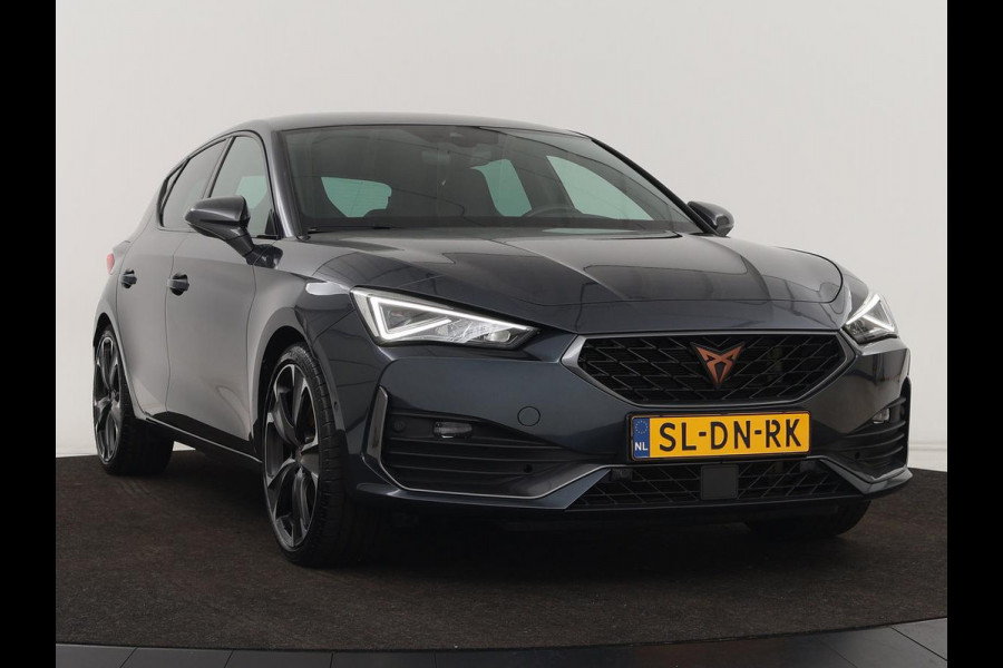 CUPRA Leon 1.4 e-Hybrid VZ | 245pk | Stoel & stuurverwarming | Carplay | Camera | Adaptive cruise | Keyless | Park Assist | Sfeerverlichting | Full LED | Navigatie | Sportstoelen | PHEV | Plug In
