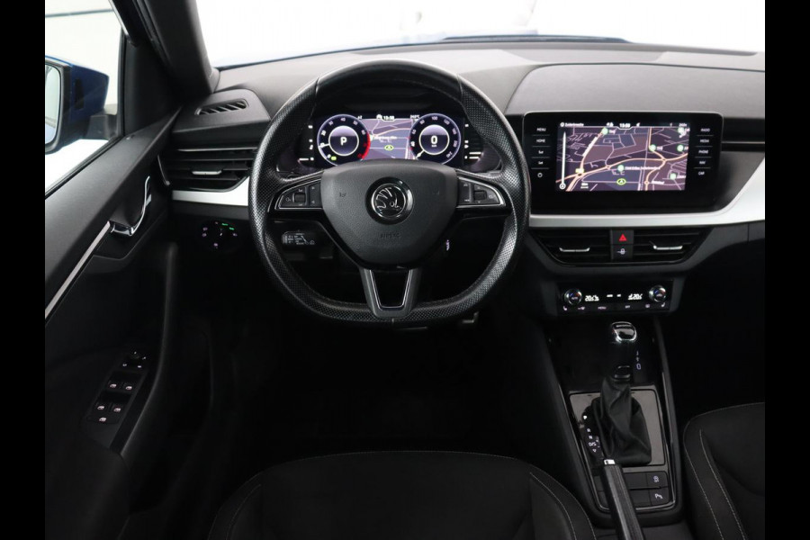 Škoda Kamiq 1.0 TSI Sport | Stoelverwarming | Virtual Cockpit | Camera | Adaptive cruise | Trekhaak | Verwarmde voorruit | Keyless | Full LED | Carplay | Navigatie