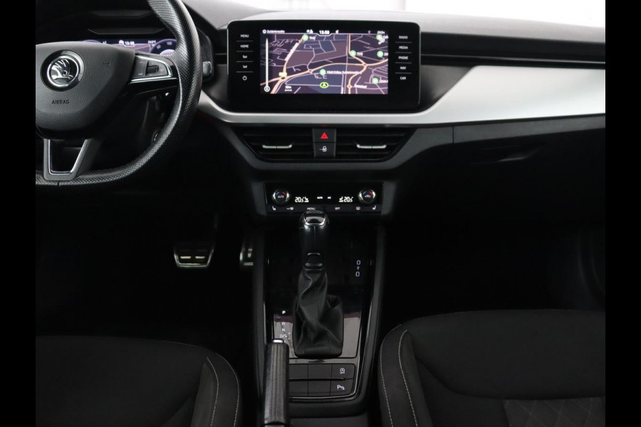 Škoda Kamiq 1.0 TSI Sport | Stoelverwarming | Virtual Cockpit | Camera | Adaptive cruise | Trekhaak | Verwarmde voorruit | Keyless | Full LED | Carplay | Navigatie