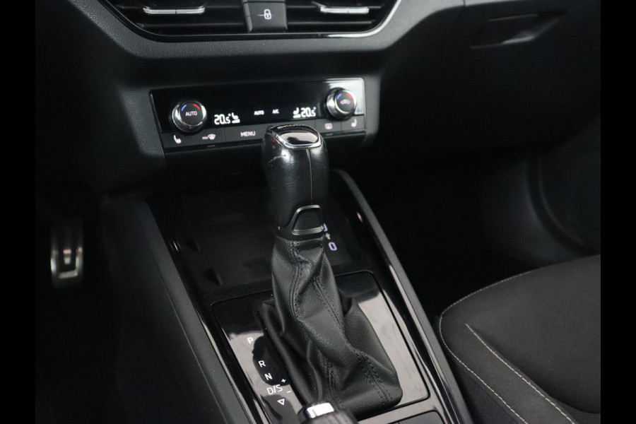 Škoda Kamiq 1.0 TSI Sport | Stoelverwarming | Virtual Cockpit | Camera | Adaptive cruise | Trekhaak | Verwarmde voorruit | Keyless | Full LED | Carplay | Navigatie