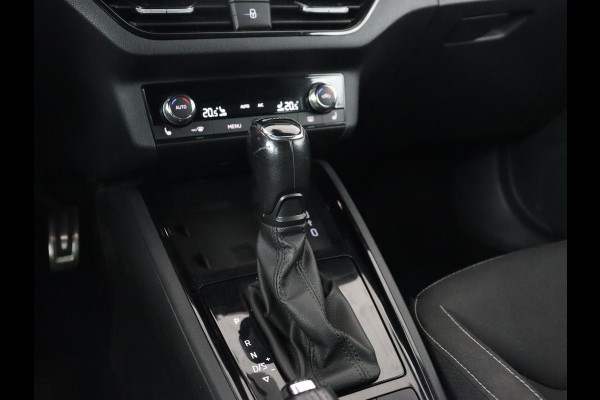 Škoda Kamiq 1.0 TSI Sport | Stoelverwarming | Virtual Cockpit | Camera | Adaptive cruise | Trekhaak | Verwarmde voorruit | Keyless | Full LED | Carplay | Navigatie