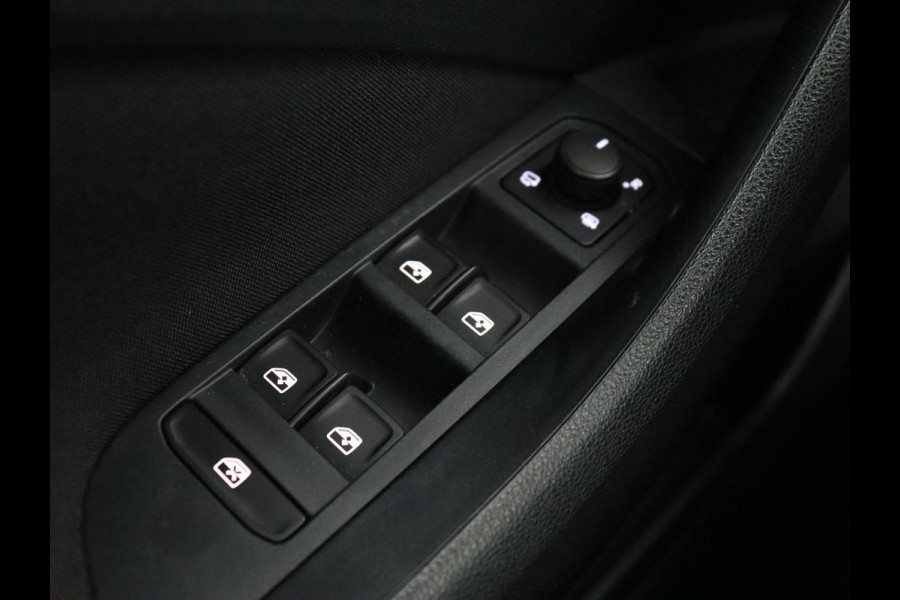 Škoda Kamiq 1.0 TSI Sport | Stoelverwarming | Virtual Cockpit | Camera | Adaptive cruise | Trekhaak | Verwarmde voorruit | Keyless | Full LED | Carplay | Navigatie