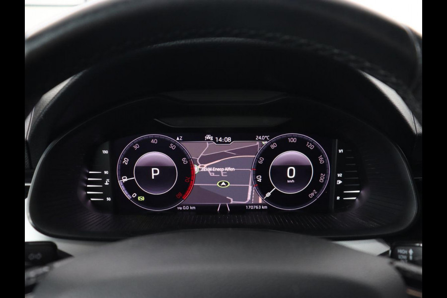 Škoda Kamiq 1.0 TSI Sport | Stoelverwarming | Virtual Cockpit | Camera | Adaptive cruise | Trekhaak | Verwarmde voorruit | Keyless | Full LED | Carplay | Navigatie