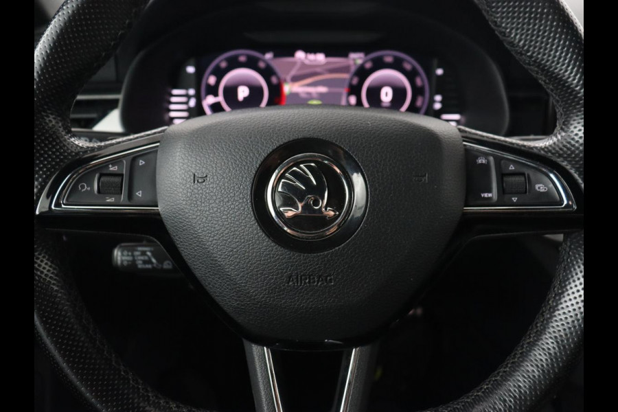 Škoda Kamiq 1.0 TSI Sport | Stoelverwarming | Virtual Cockpit | Camera | Adaptive cruise | Trekhaak | Verwarmde voorruit | Keyless | Full LED | Carplay | Navigatie
