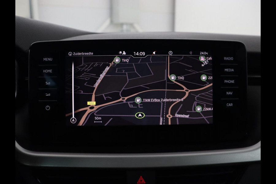 Škoda Kamiq 1.0 TSI Sport | Stoelverwarming | Virtual Cockpit | Camera | Adaptive cruise | Trekhaak | Verwarmde voorruit | Keyless | Full LED | Carplay | Navigatie