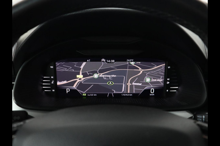 Škoda Kamiq 1.0 TSI Sport | Stoelverwarming | Virtual Cockpit | Camera | Adaptive cruise | Trekhaak | Verwarmde voorruit | Keyless | Full LED | Carplay | Navigatie