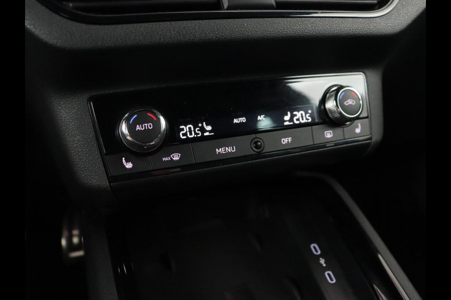 Škoda Kamiq 1.0 TSI Sport | Stoelverwarming | Virtual Cockpit | Camera | Adaptive cruise | Trekhaak | Verwarmde voorruit | Keyless | Full LED | Carplay | Navigatie