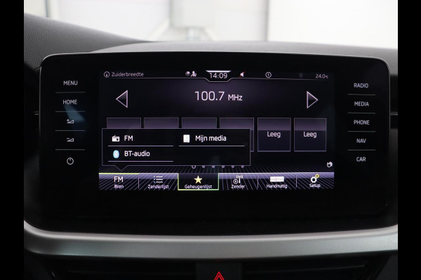 Škoda Kamiq 1.0 TSI Sport | Stoelverwarming | Virtual Cockpit | Camera | Adaptive cruise | Trekhaak | Verwarmde voorruit | Keyless | Full LED | Carplay | Navigatie