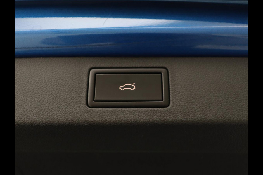 Škoda Kamiq 1.0 TSI Sport | Stoelverwarming | Virtual Cockpit | Camera | Adaptive cruise | Trekhaak | Verwarmde voorruit | Keyless | Full LED | Carplay | Navigatie
