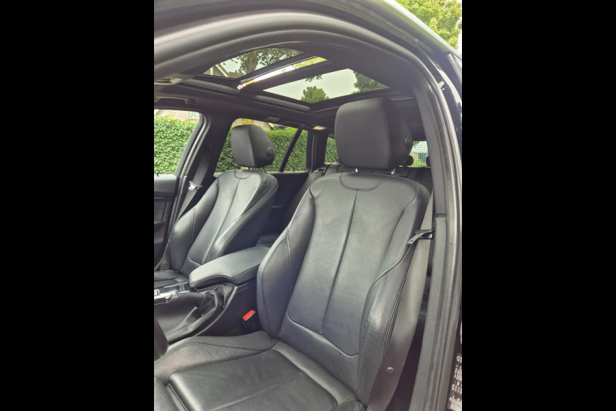 BMW 3 Serie Touring M Sport Edition Panorama Apple CarPlay 19inch M Stuurverwarming