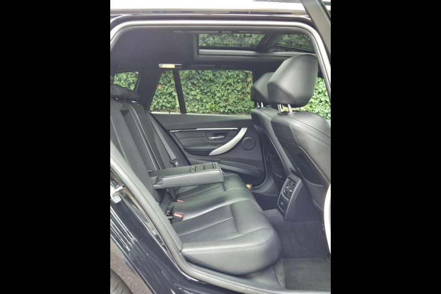 BMW 3 Serie Touring M Sport Edition Panorama Apple CarPlay 19inch M Stuurverwarming