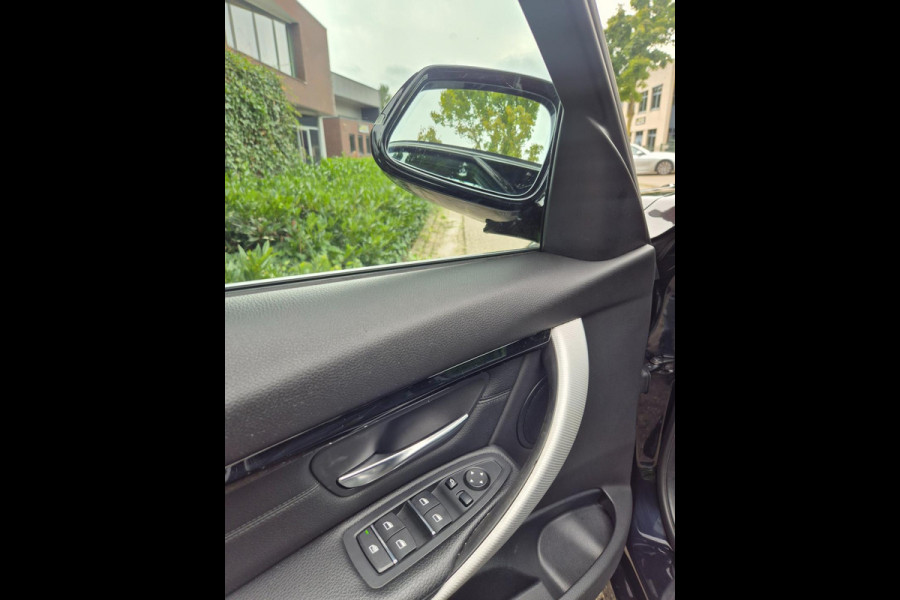 BMW 3 Serie Touring M Sport Edition Panorama Apple CarPlay 19inch M Stuurverwarming