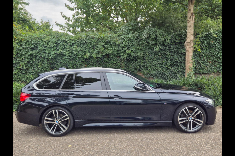 BMW 3 Serie Touring M Sport Edition Panorama Apple CarPlay 19inch M Stuurverwarming