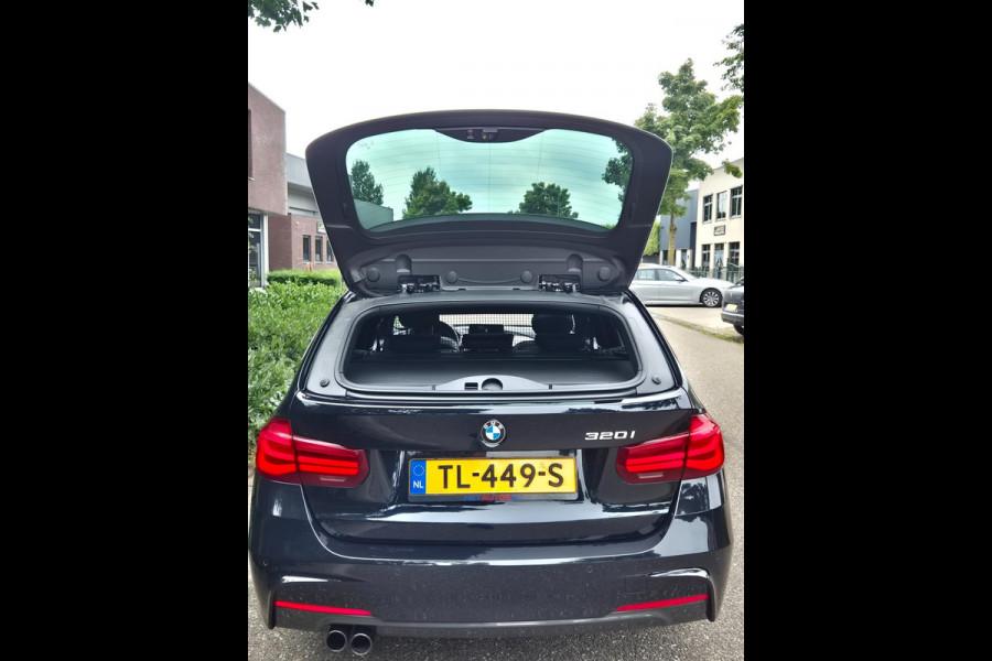 BMW 3 Serie Touring M Sport Edition Panorama Apple CarPlay 19inch M Stuurverwarming