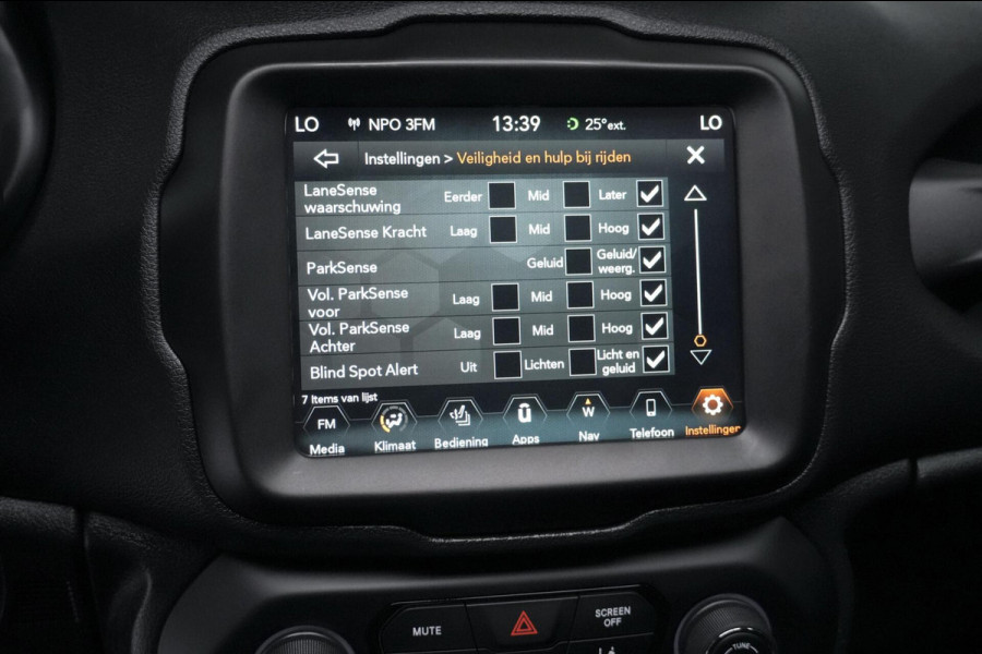Jeep Renegade 1.3T Limited Sport Automaat 150 PK | Pano-dak | CarPlay | Acc | Leder | Stoel + Stuurverwarming | Beats Audio | Camera | Led | P