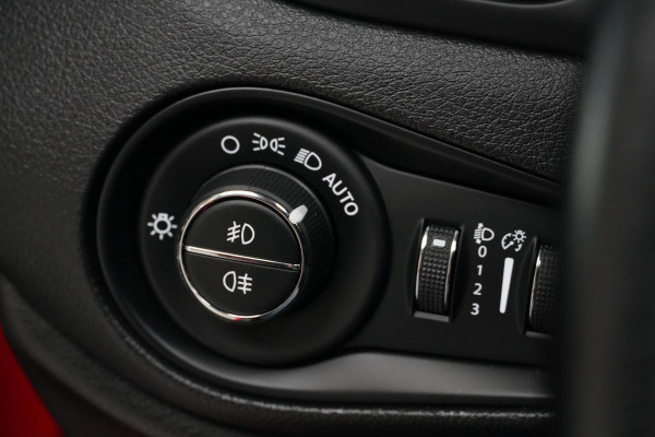 Jeep Renegade 1.3T Limited Sport Automaat 150 PK | Pano-dak | CarPlay | Acc | Leder | Stoel + Stuurverwarming | Beats Audio | Camera | Led | P