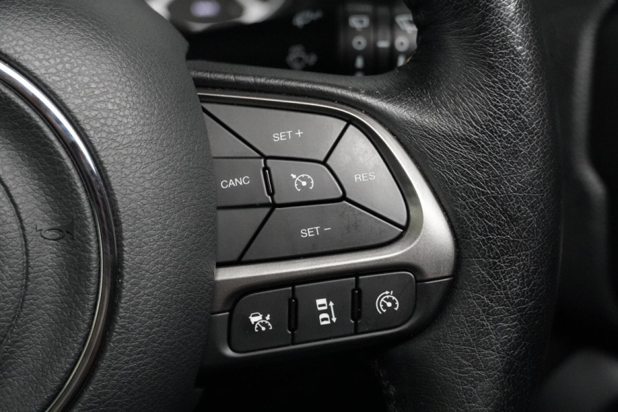 Jeep Renegade 1.3T Limited Sport Automaat 150 PK | Pano-dak | CarPlay | Acc | Leder | Stoel + Stuurverwarming | Beats Audio | Camera | Led | P