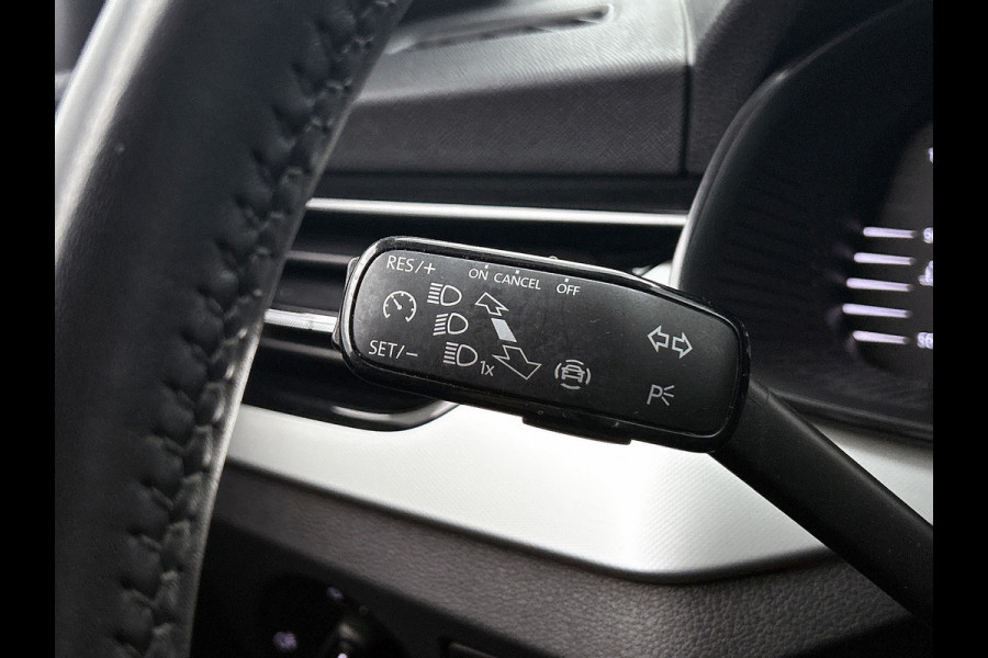 Škoda Kamiq 1.0 TSI Sport Business Automaat (NAVIGATIE, CLIMA, CARPLAY, VIRTUAL COCKPIT, 1e EIGENAAR, GOED ONDERHOUDEN)