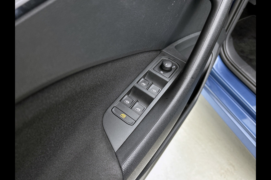 Škoda Kamiq 1.0 TSI Sport Business Automaat (NAVIGATIE, CLIMA, CARPLAY, VIRTUAL COCKPIT, 1e EIGENAAR, GOED ONDERHOUDEN)