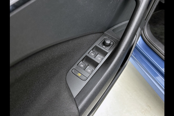 Škoda Kamiq 1.0 TSI Sport Business Automaat (NAVIGATIE, CLIMA, CARPLAY, VIRTUAL COCKPIT, 1e EIGENAAR, GOED ONDERHOUDEN)