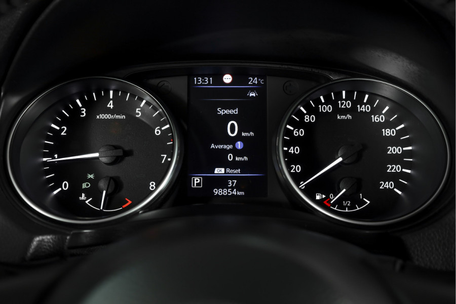 Nissan QASHQAI 1.3 DIG-T N-Connecta 160 PK - Automaat | Pano | Trekhaak | Cruise | Stoelverw. | PDC | 360 Camera | NAV + App. Connect | ECC | DAB |LM 18" |