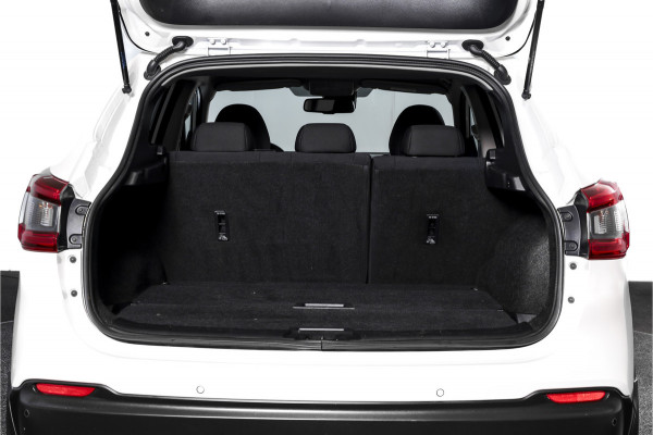 Nissan QASHQAI 1.3 DIG-T N-Connecta 160 PK - Automaat | Pano | Trekhaak | Cruise | Stoelverw. | PDC | 360 Camera | NAV + App. Connect | ECC | DAB |LM 18" |