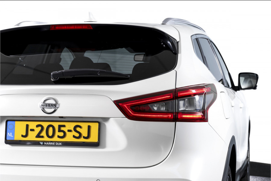 Nissan QASHQAI 1.3 DIG-T N-Connecta 160 PK - Automaat | Pano | Trekhaak | Cruise | Stoelverw. | PDC | 360 Camera | NAV + App. Connect | ECC | DAB |LM 18" |