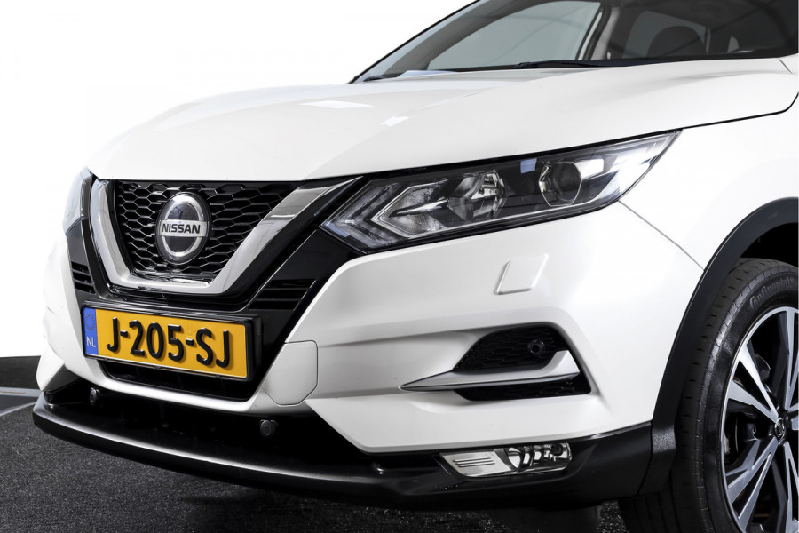 Nissan QASHQAI 1.3 DIG-T N-Connecta 160 PK - Automaat | Pano | Trekhaak | Cruise | Stoelverw. | PDC | 360 Camera | NAV + App. Connect | ECC | DAB |LM 18" |