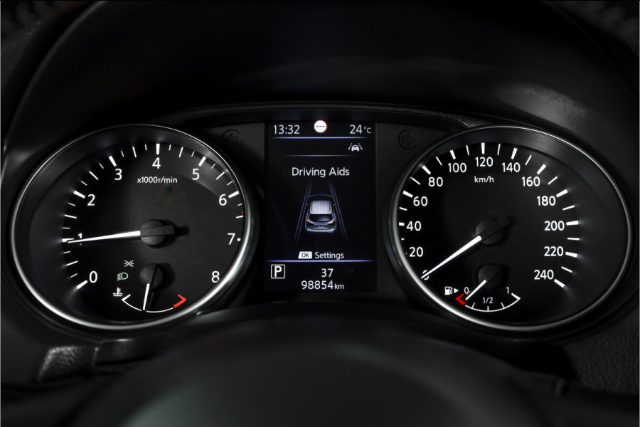 Nissan QASHQAI 1.3 DIG-T N-Connecta 160 PK - Automaat | Pano | Trekhaak | Cruise | Stoelverw. | PDC | 360 Camera | NAV + App. Connect | ECC | DAB |LM 18" |