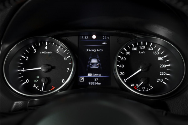 Nissan QASHQAI 1.3 DIG-T N-Connecta 160 PK - Automaat | Pano | Trekhaak | Cruise | Stoelverw. | PDC | 360 Camera | NAV + App. Connect | ECC | DAB |LM 18" |