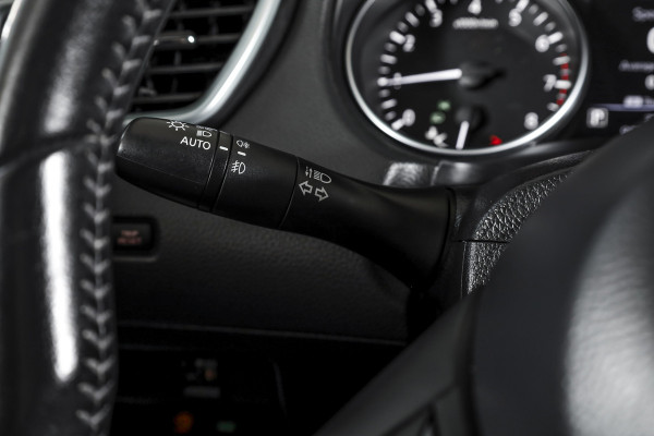 Nissan QASHQAI 1.3 DIG-T N-Connecta 160 PK - Automaat | Pano | Trekhaak | Cruise | Stoelverw. | PDC | 360 Camera | NAV + App. Connect | ECC | DAB |LM 18" |