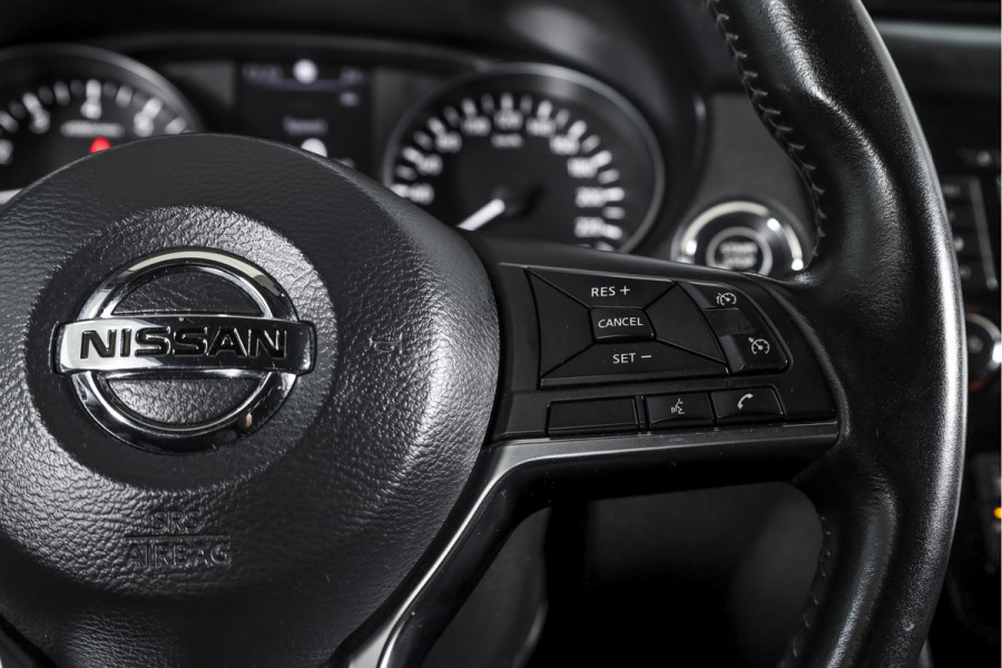 Nissan QASHQAI 1.3 DIG-T N-Connecta 160 PK - Automaat | Pano | Trekhaak | Cruise | Stoelverw. | PDC | 360 Camera | NAV + App. Connect | ECC | DAB |LM 18" |