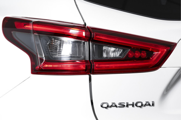 Nissan QASHQAI 1.3 DIG-T N-Connecta 160 PK - Automaat | Pano | Trekhaak | Cruise | Stoelverw. | PDC | 360 Camera | NAV + App. Connect | ECC | DAB |LM 18" |