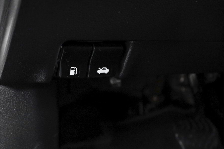 Nissan QASHQAI 1.3 DIG-T N-Connecta 160 PK - Automaat | Pano | Trekhaak | Cruise | Stoelverw. | PDC | 360 Camera | NAV + App. Connect | ECC | DAB |LM 18" |